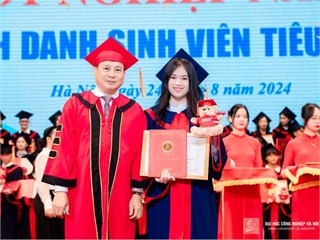 Gặp gỡ sinh viên Nguyễn Thị Hương Giang - Tân thủ khoa ngành Kế Toán, Trường Kinh tế - Trường Đại Học Công Nghiệp Hà Nội.