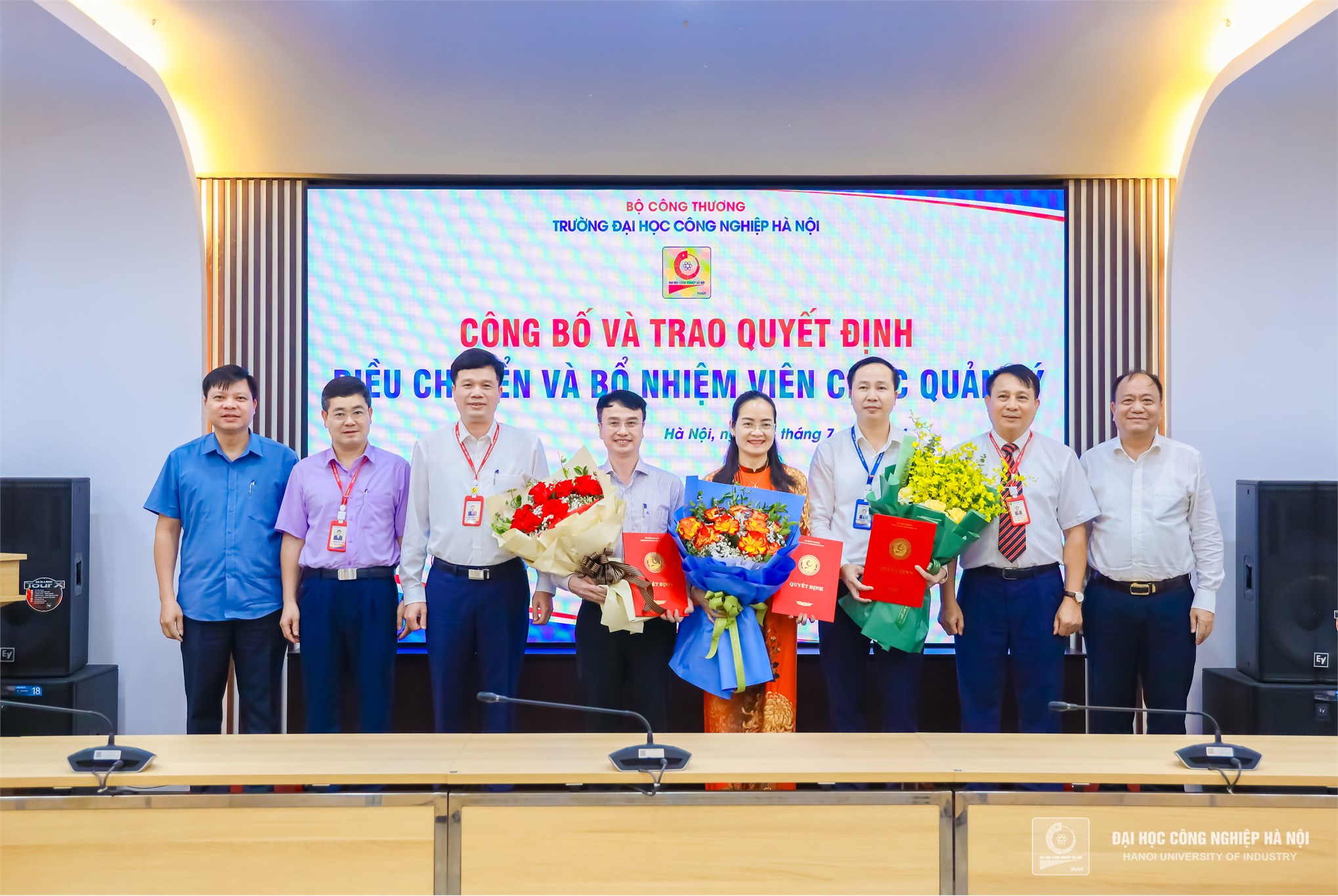 Thành lập Trường Kinh tế thuộc Trường Đại học Công nghiệp Hà Nội và bổ nhiệm viên chức quản lý