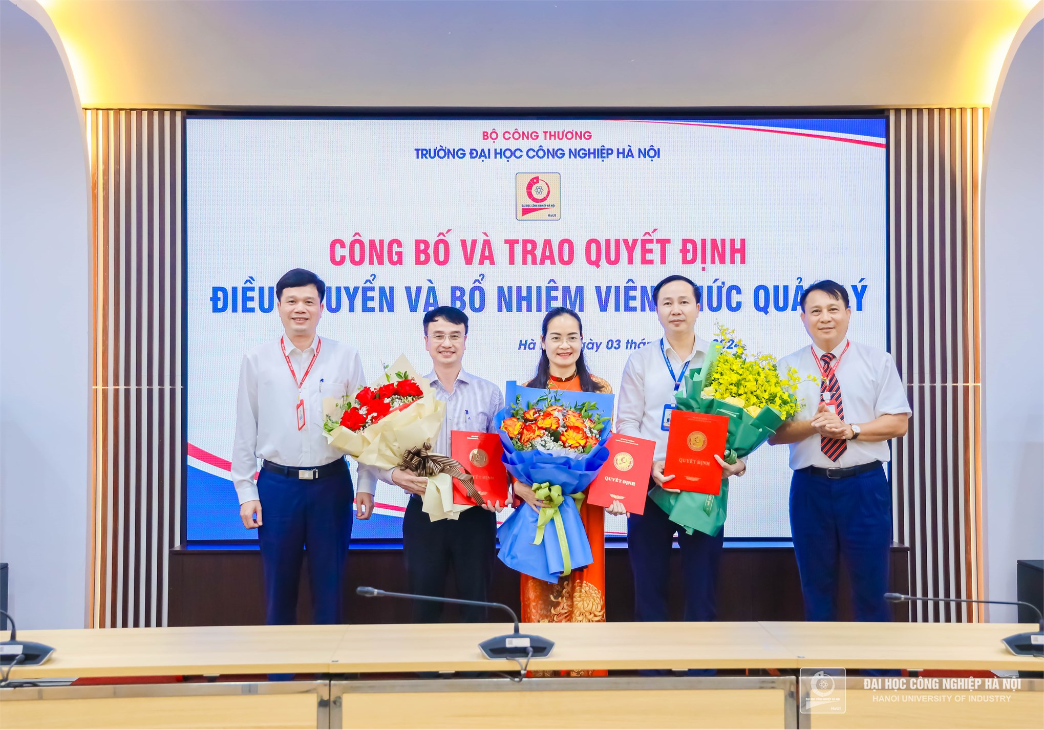 Thành lập Trường Kinh tế thuộc Trường Đại học Công nghiệp Hà Nội và bổ nhiệm viên chức quản lý