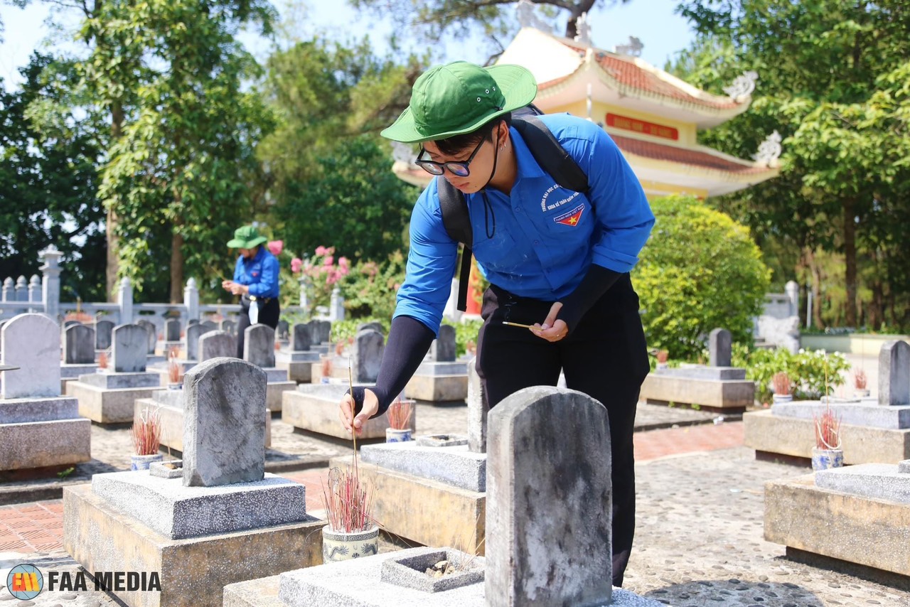 Chuyến trải nghiệm thực tế 4 ngày 3 đêm của 4 sinh viên tiêu biểu khoa Kế toán – Kiểm toán trường ĐHCNHN