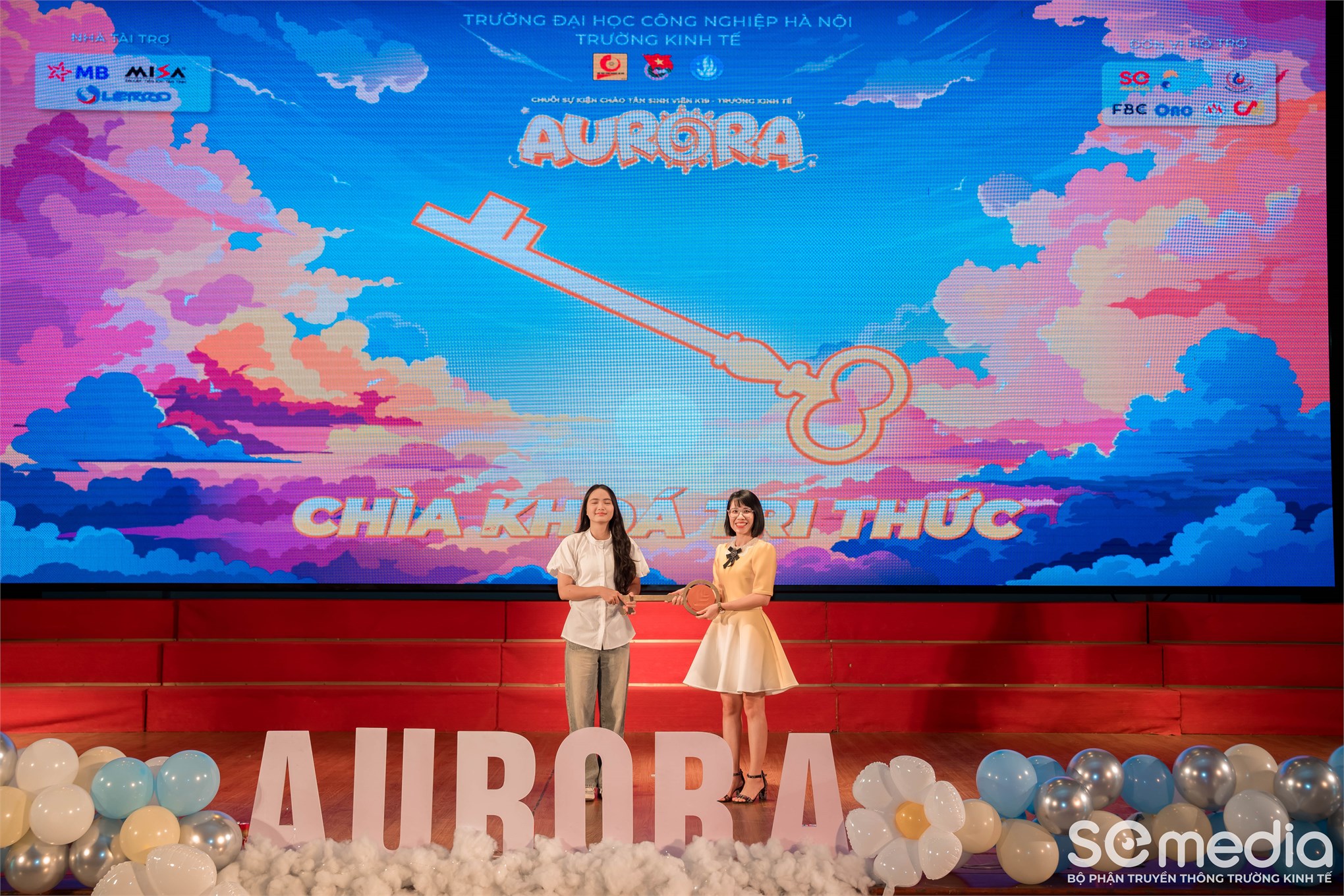 Chương trình chào tân sinh viên k19 - Aurora 2024 - bình minh k19 trường kinh tế: khởi đầu hành trình thành công