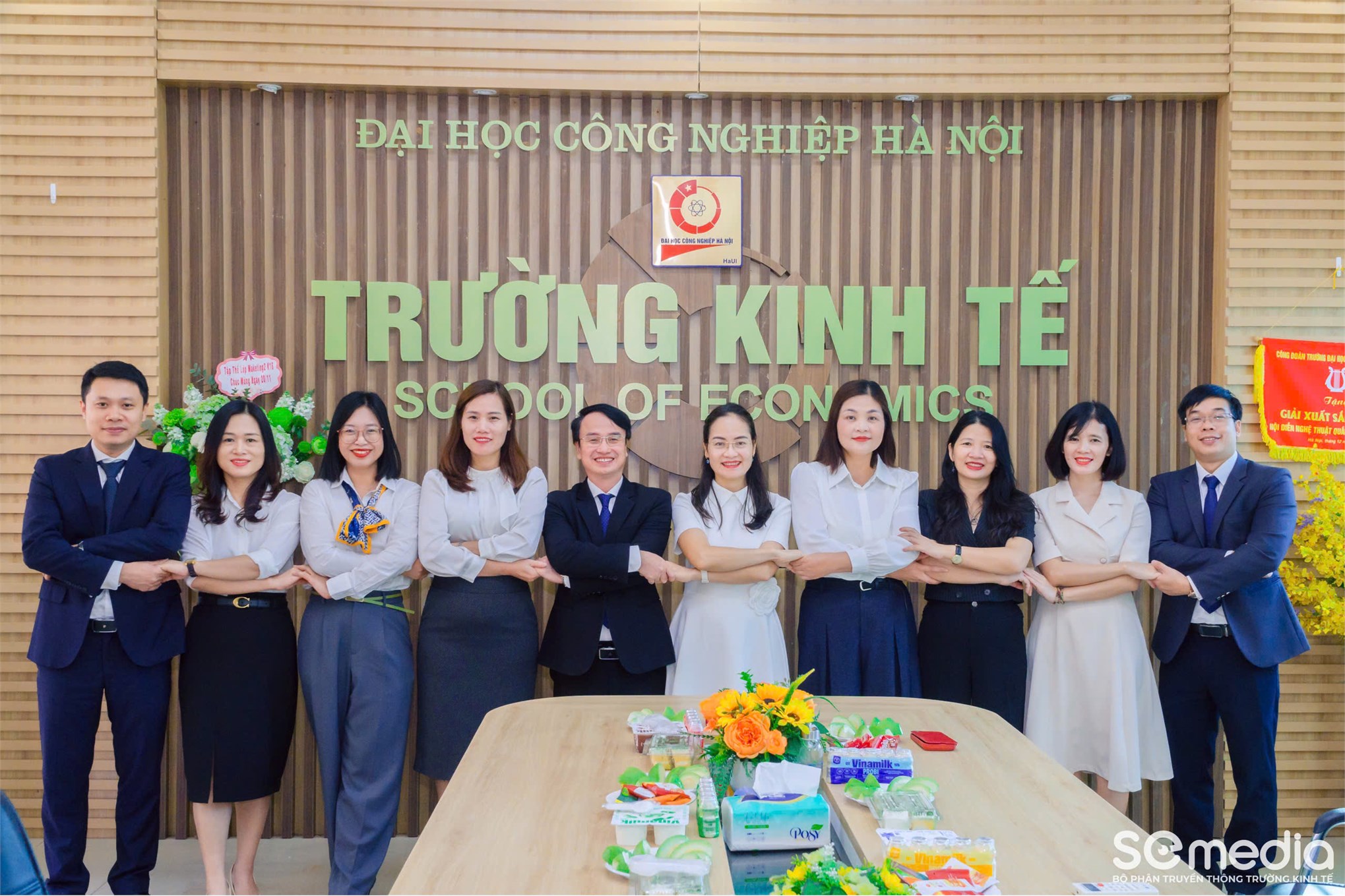 Trường Kinh tế, Trường đại học Công nghiệp Hà Nội long trọng tổ chức chuối hoạt động kỉ niệm Ngày Nhà giáo việt nam 20 - 11