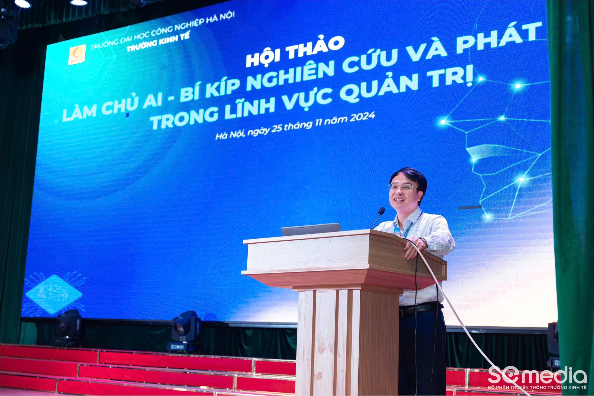 Hội thảo “Làm chủ AI - Bí kíp nghiên cứu và phát triển trong lĩnh vực quản trị”