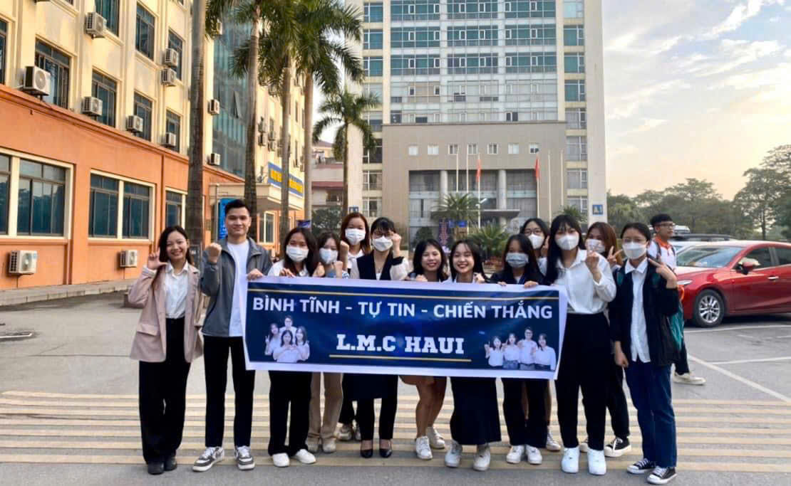 Đội thi Logilegend – trường kinh tế tham dự chung kết cuộc thi Tài năng trẻ Logistics Việt Vam 2024 - Viet Nam young logistics talents