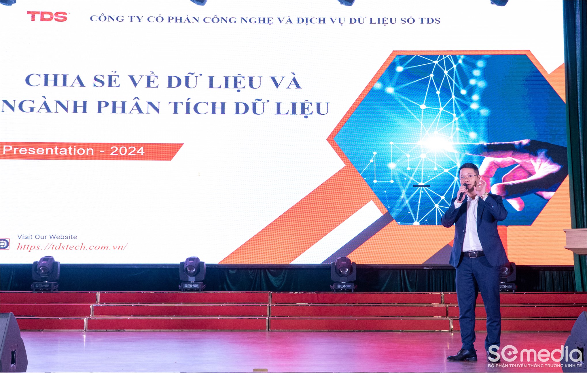 Hội thảo: “ Định hướng nghề nghiệp cho chuyên gia phân tích dữ liệu kinh doanh tương lai”