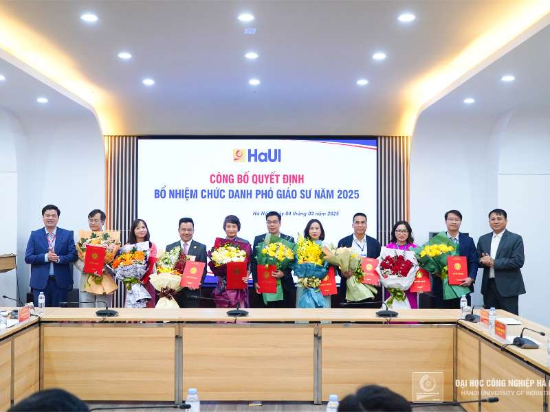 Trường Kinh tế hân hoan chúc mừng 2 tân Phó Giáo sư!