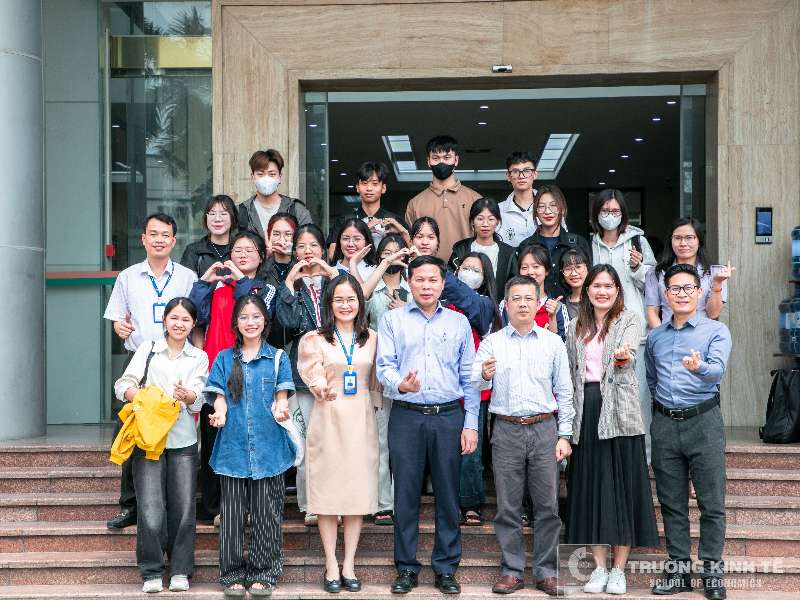 Trường Kinh tế - Trường Đại học Công nghiệp Hà Nội làm việc với đoàn Đại học Bách khoa Quế Lâm - Trung Quốc