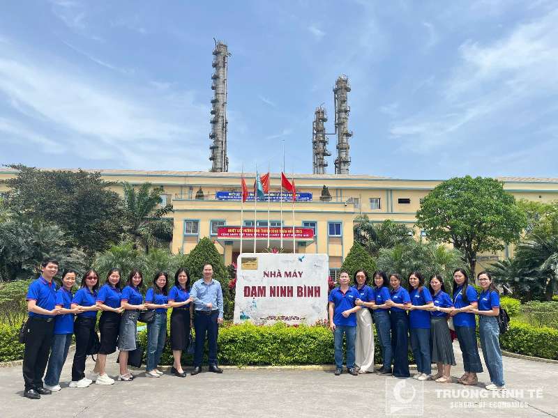 Khoa Kế toán – Kiểm toán tổ chức tham quan, khảo sát thực tế doanh nghiệp tại Công ty TNHH MTV Đạm Ninh Bình