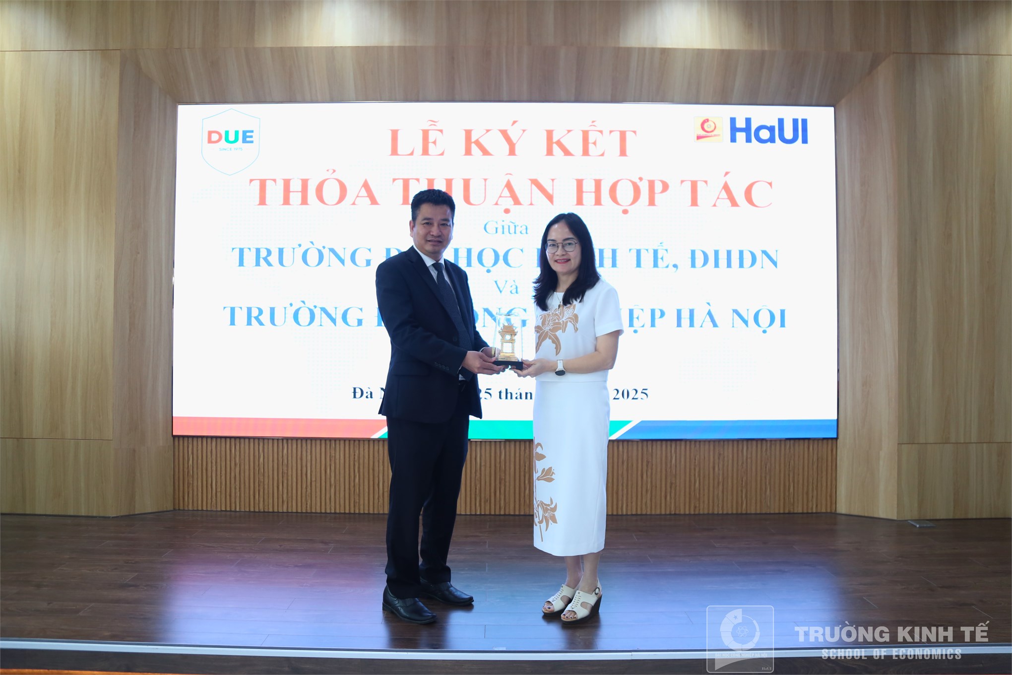 Lễ ký kết thỏa thuận hợp tác giữa Trường Đại học Công nghiệp Hà Nội và Trường Đại học Kinh tế - Đại học Đà Nẵng: Thắt chặt hợp tác - mở rộng cơ hội cho sinh viên