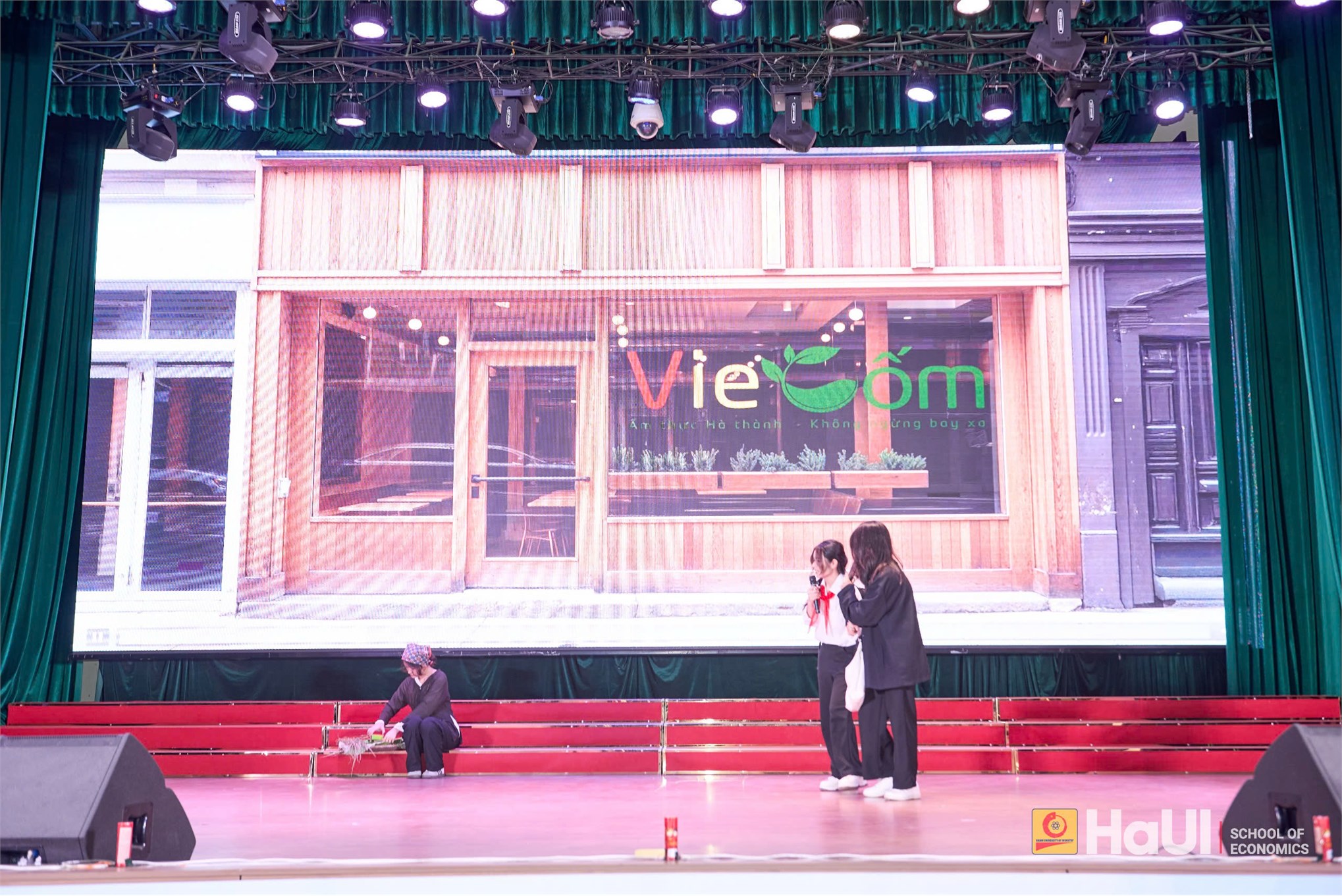 Chung kết cuộc thi SE - HaUI Hackathon 2025 “NeoCulture InnoBiz”: Sân chơi khởi nghiệp sáng tạo gắn kết văn hóa và công nghệ