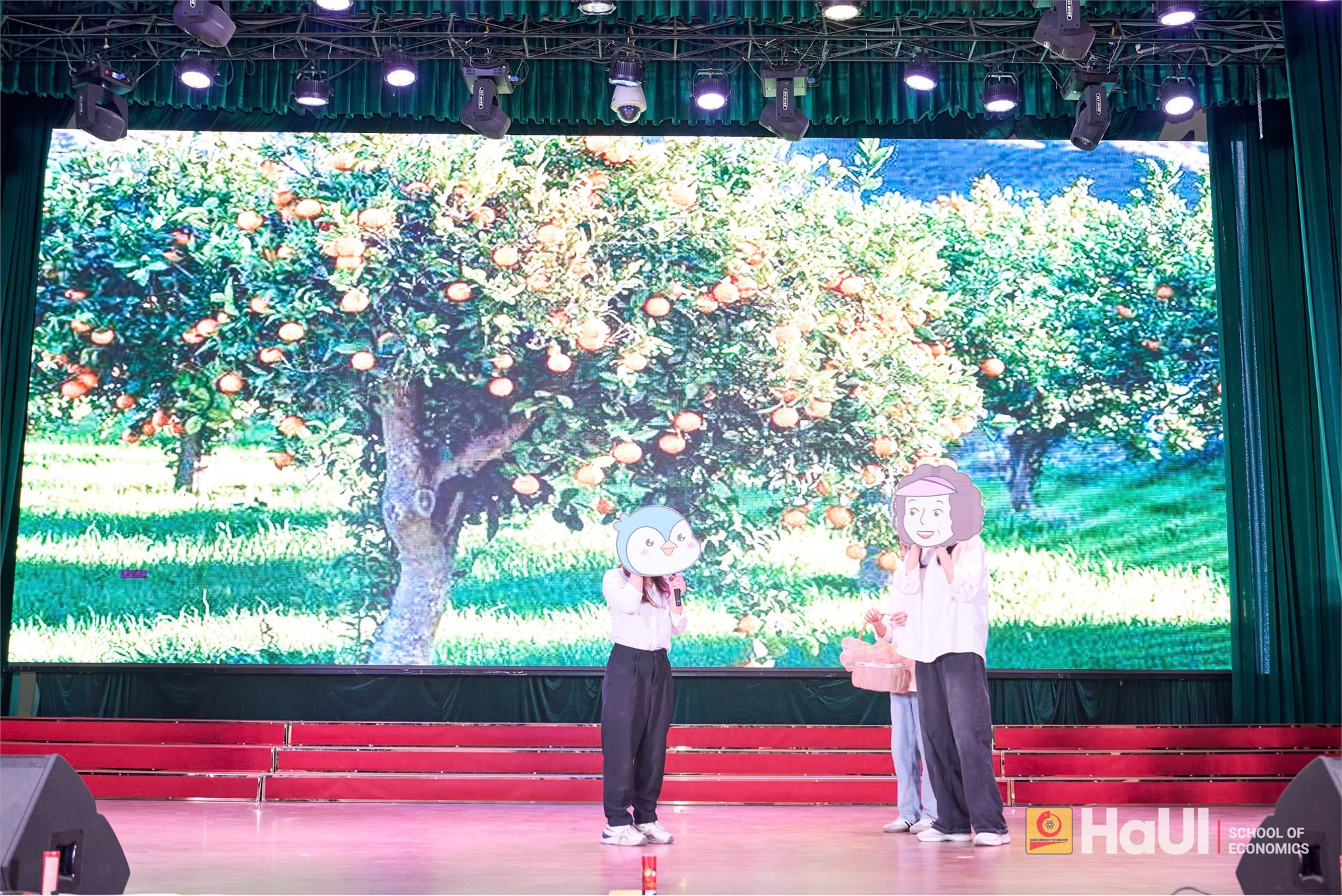 Chung kết cuộc thi SE - HaUI Hackathon 2025 “NeoCulture InnoBiz”: Sân chơi khởi nghiệp sáng tạo gắn kết văn hóa và công nghệ