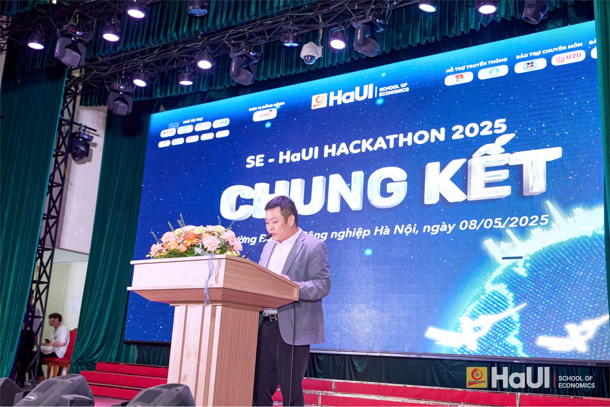 Chung kết cuộc thi SE - HaUI Hackathon 2025 “NeoCulture InnoBiz”: Sân chơi khởi nghiệp sáng tạo gắn kết văn hóa và công nghệ