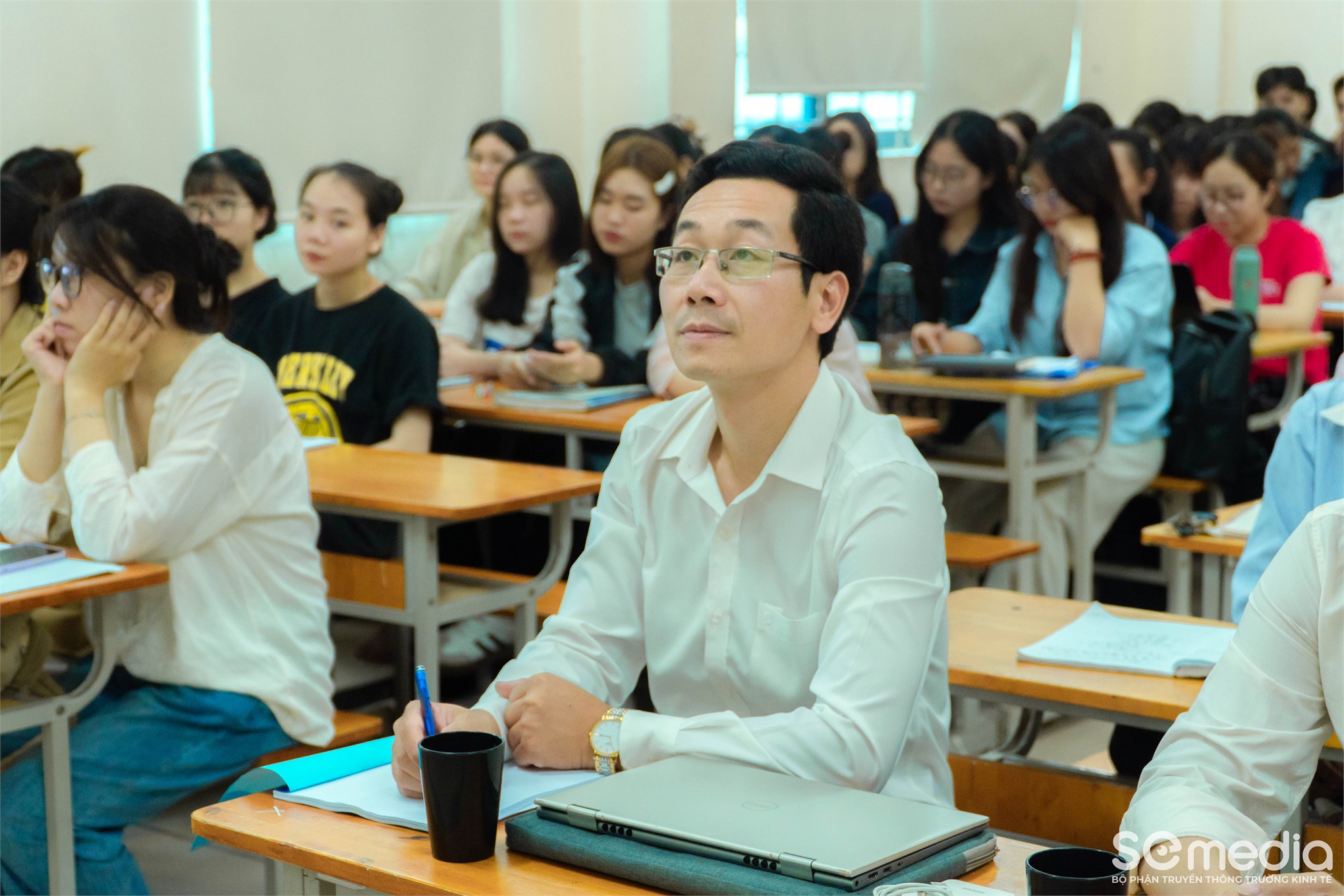 Đồng giảng cùng chuyên gia: Gắn kết lý thuyết với thực tiễn trong học phần “Quản lý hành chính nhà nước”