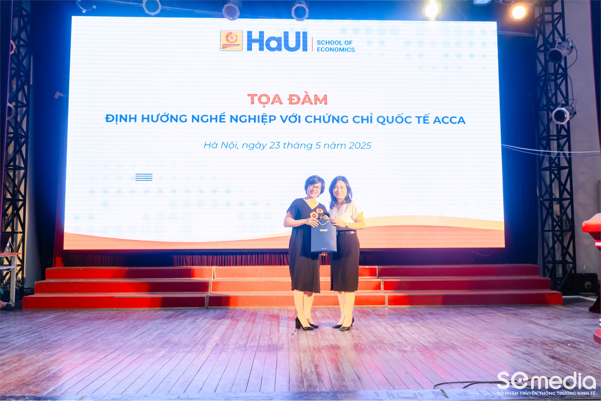 Tọa đàm “Định hướng nghề nghiệp với chứng chỉ quốc tế ACCA” diễn ra tại Trường Đại học Công nghiệp Hà Nội