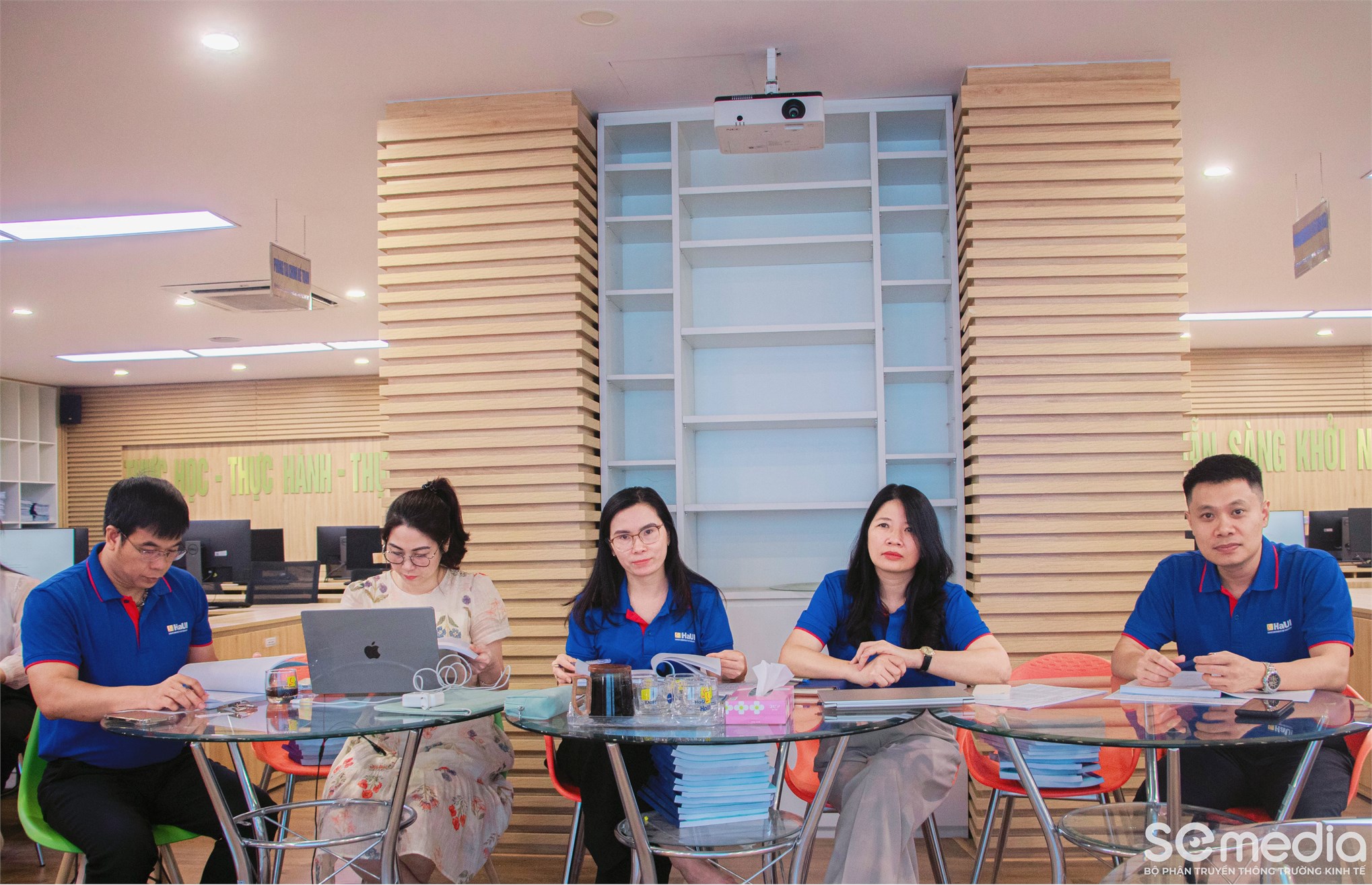 Trường Kinh tế – Đại học Công nghiệp Hà Nội: sôi nổi và chất lượng trong vòng bán kết cấp trường cuộc thi sinh viên nghiên cứu khoa học năm học 2024–2025