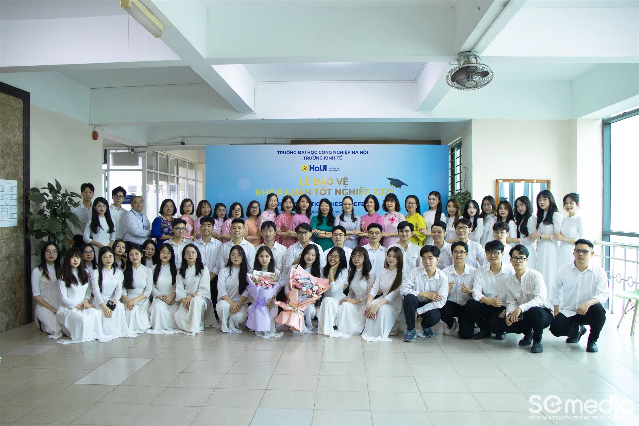 Lễ bảo vệ Khóa luận tốt nghiệp của sinh viên Trường Kinh tế !