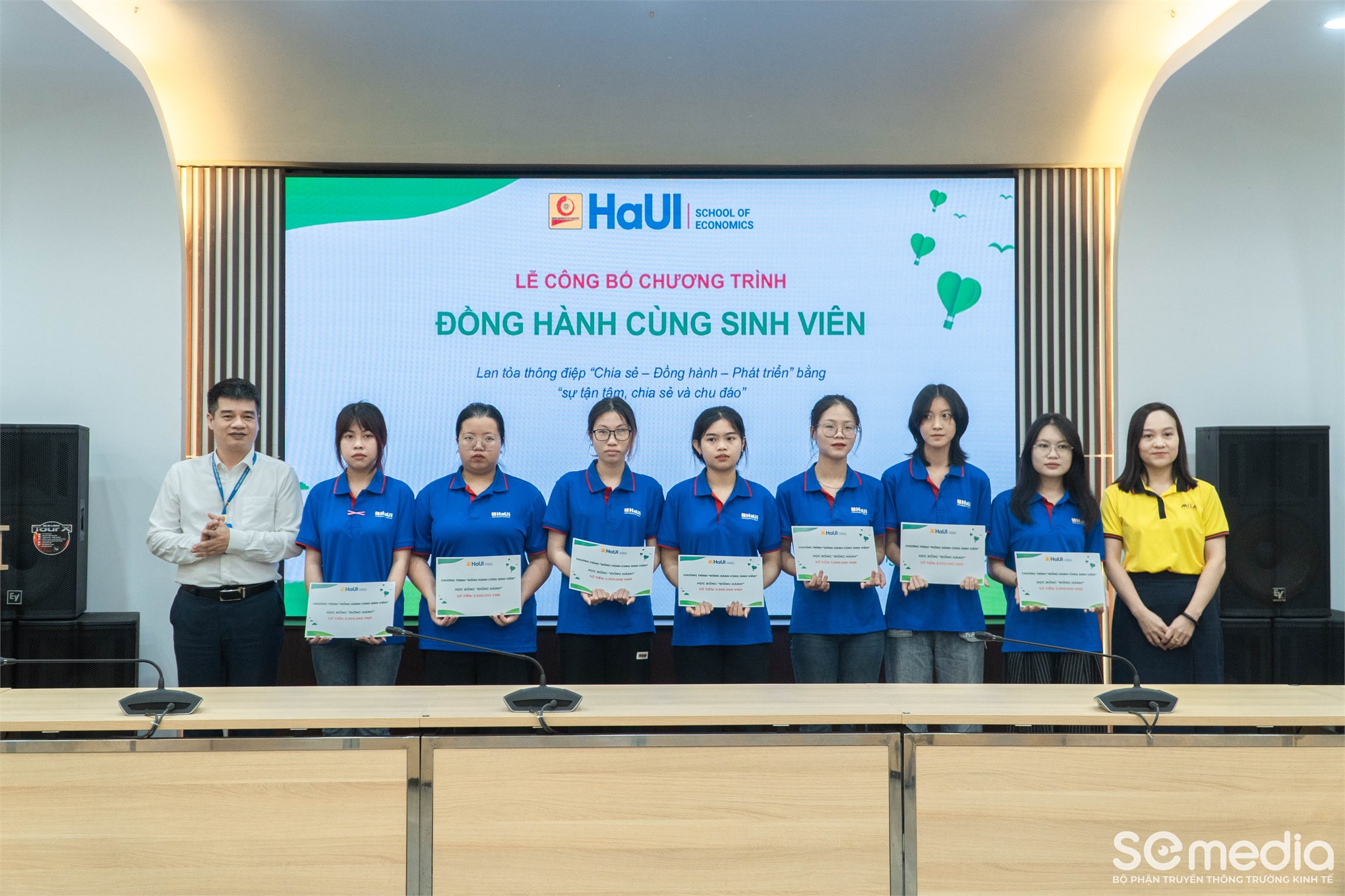 Trường Kinh tế - Trường Đại học Công nghiệp Hà Nội long trọng tổ chức Lễ ra mắt và công bố Đề án “Chương trình Đồng hành cùng sinh viên”