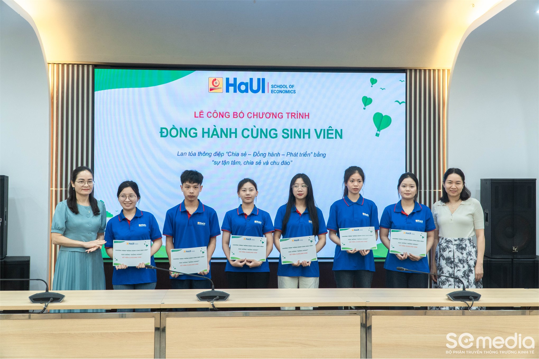 Trường Kinh tế - Trường Đại học Công nghiệp Hà Nội long trọng tổ chức Lễ ra mắt và công bố Đề án “Chương trình Đồng hành cùng sinh viên”
