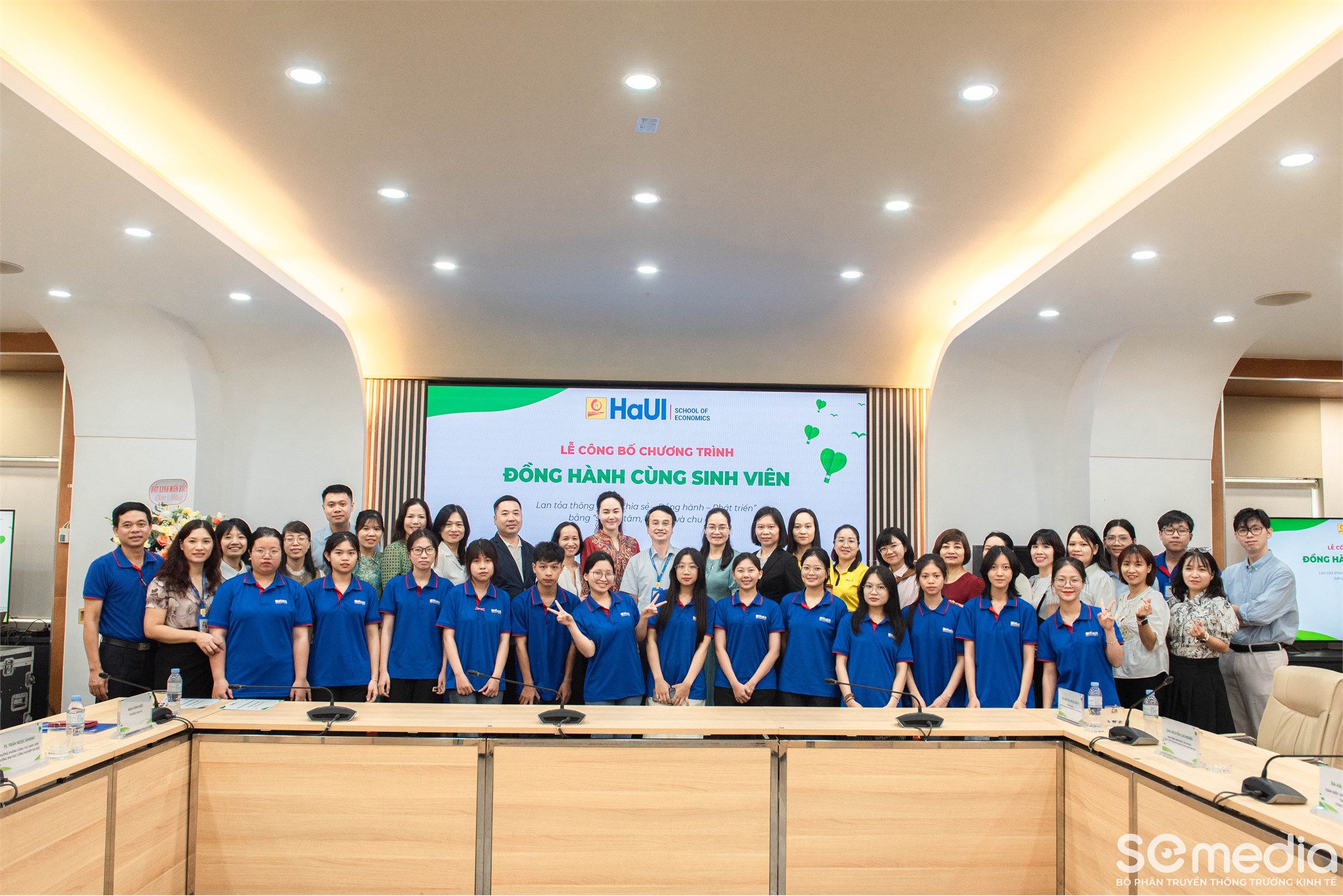 Trường Kinh tế - Trường Đại học Công nghiệp Hà Nội long trọng tổ chức Lễ ra mắt và công bố Đề án “Chương trình Đồng hành cùng sinh viên”
