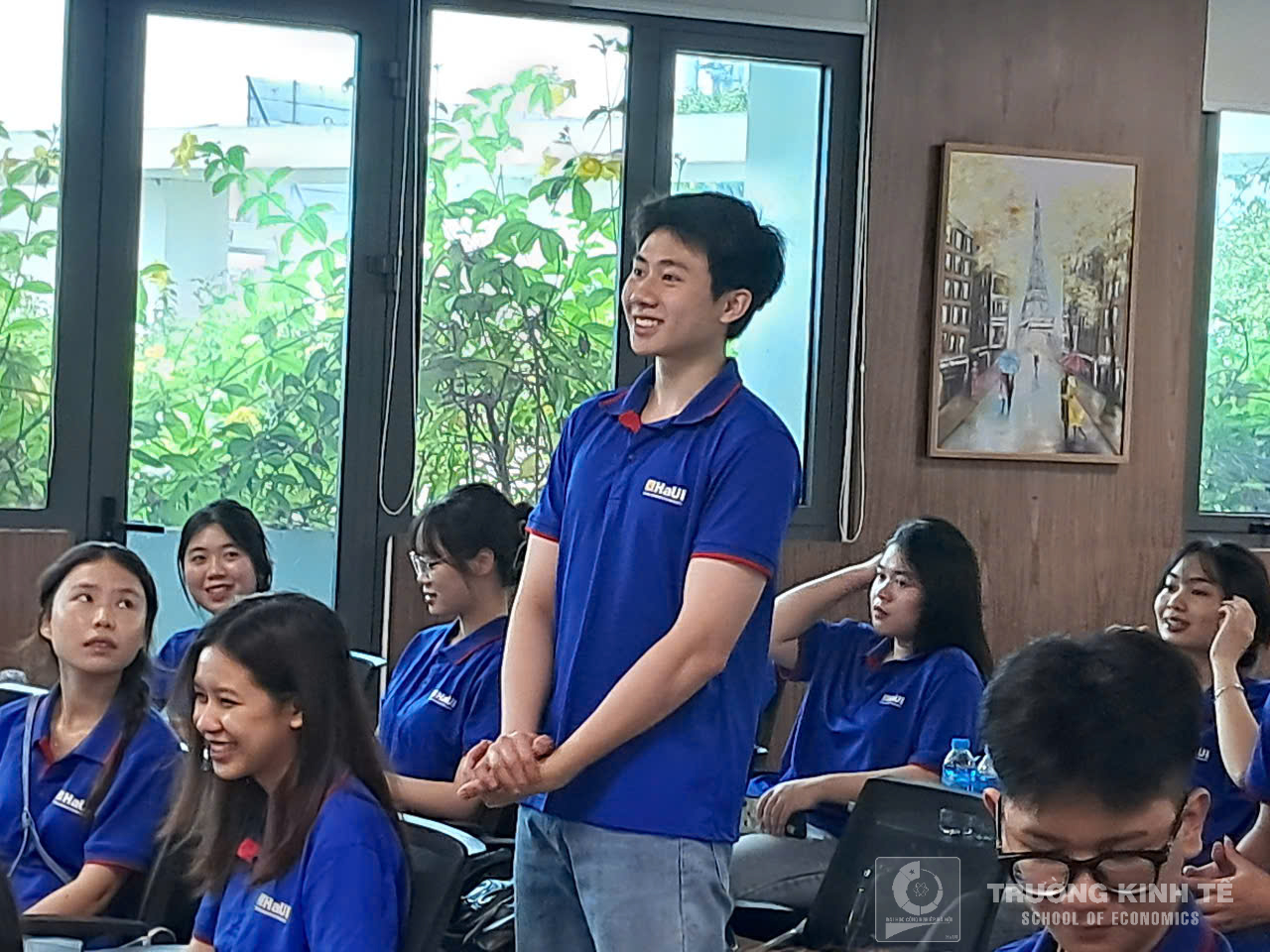Sinh viên ngành Tài chính – Ngân hàng Trường Kinh tế tham quan thực tế và định hướng nghề nghiệp tại Tập đoàn AMDI