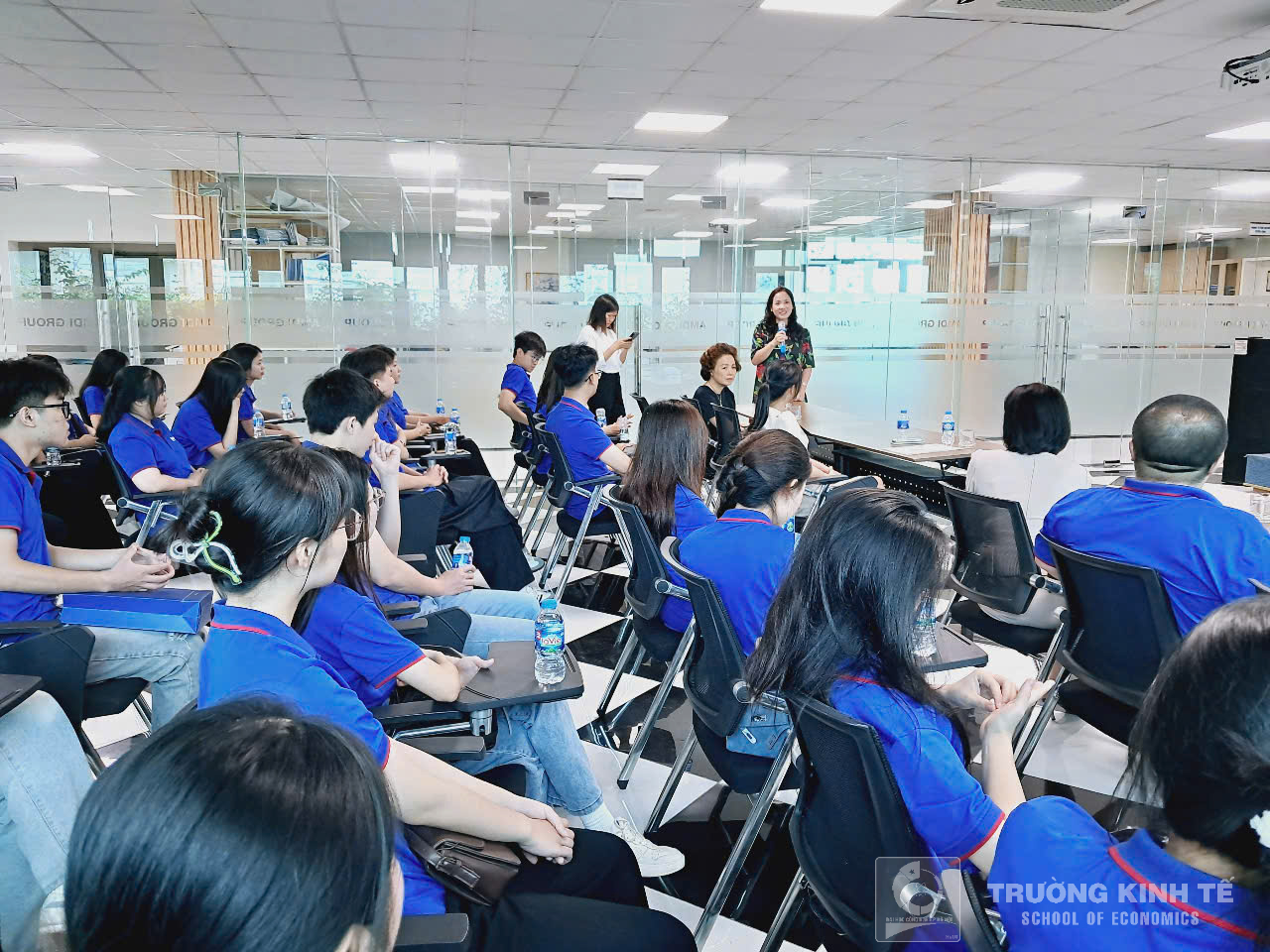 Sinh viên ngành Tài chính – Ngân hàng Trường Kinh tế tham quan thực tế và định hướng nghề nghiệp tại Tập đoàn AMDI