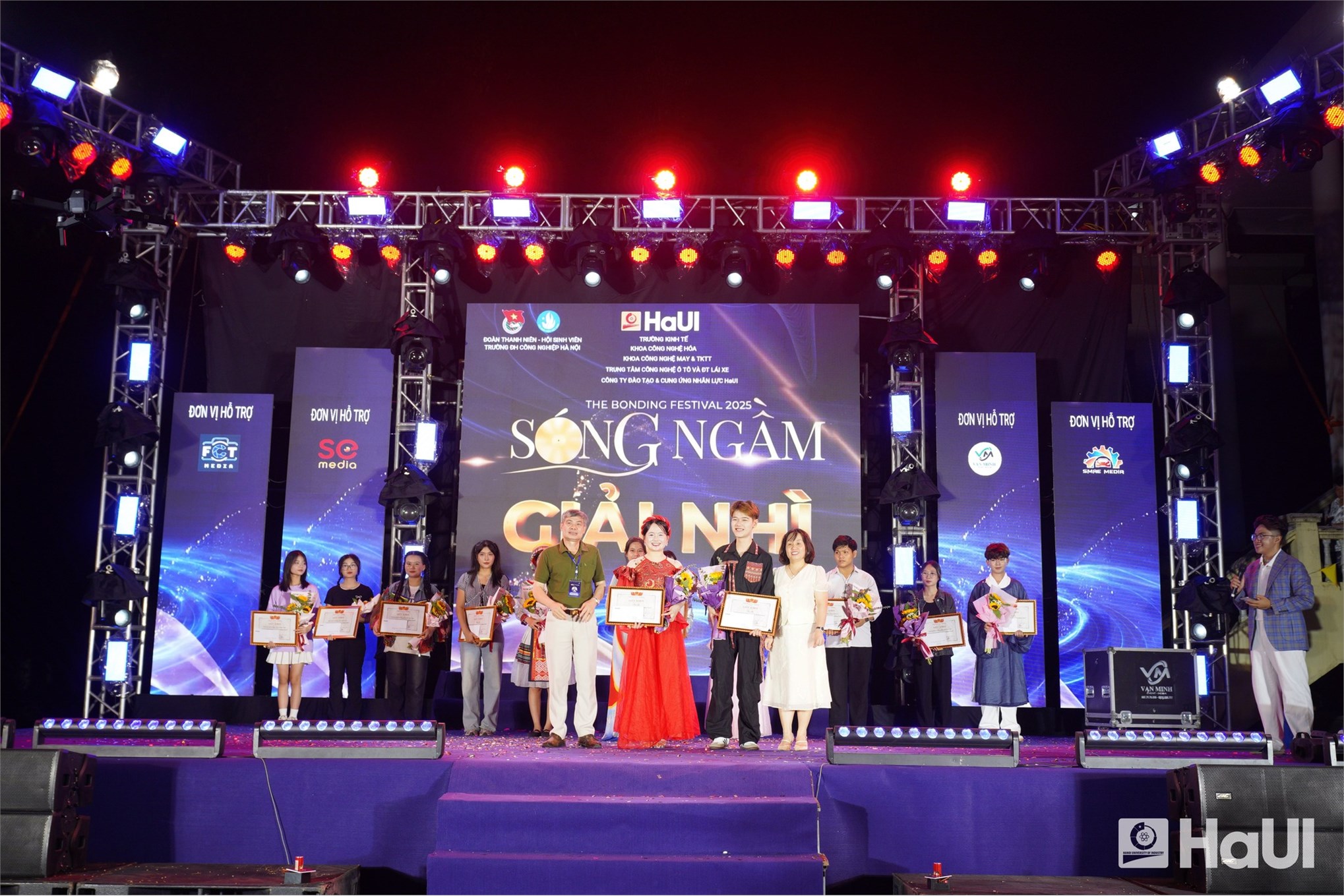 Đại nhạc hội HaUI `The Bonding Festival`: Đêm bùng nổ của tài năng và sự gắn kết