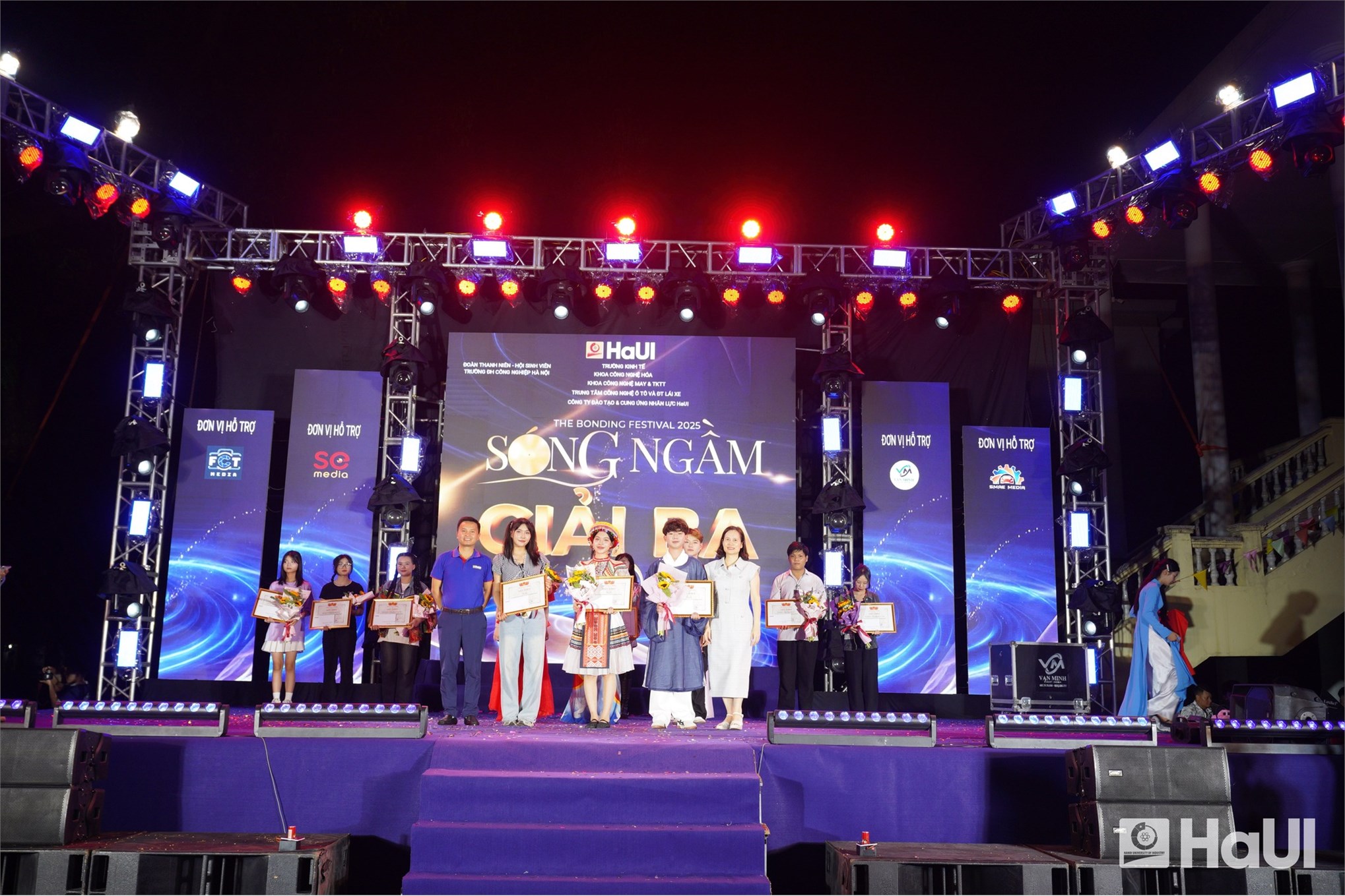 Đại nhạc hội HaUI `The Bonding Festival`: Đêm bùng nổ của tài năng và sự gắn kết