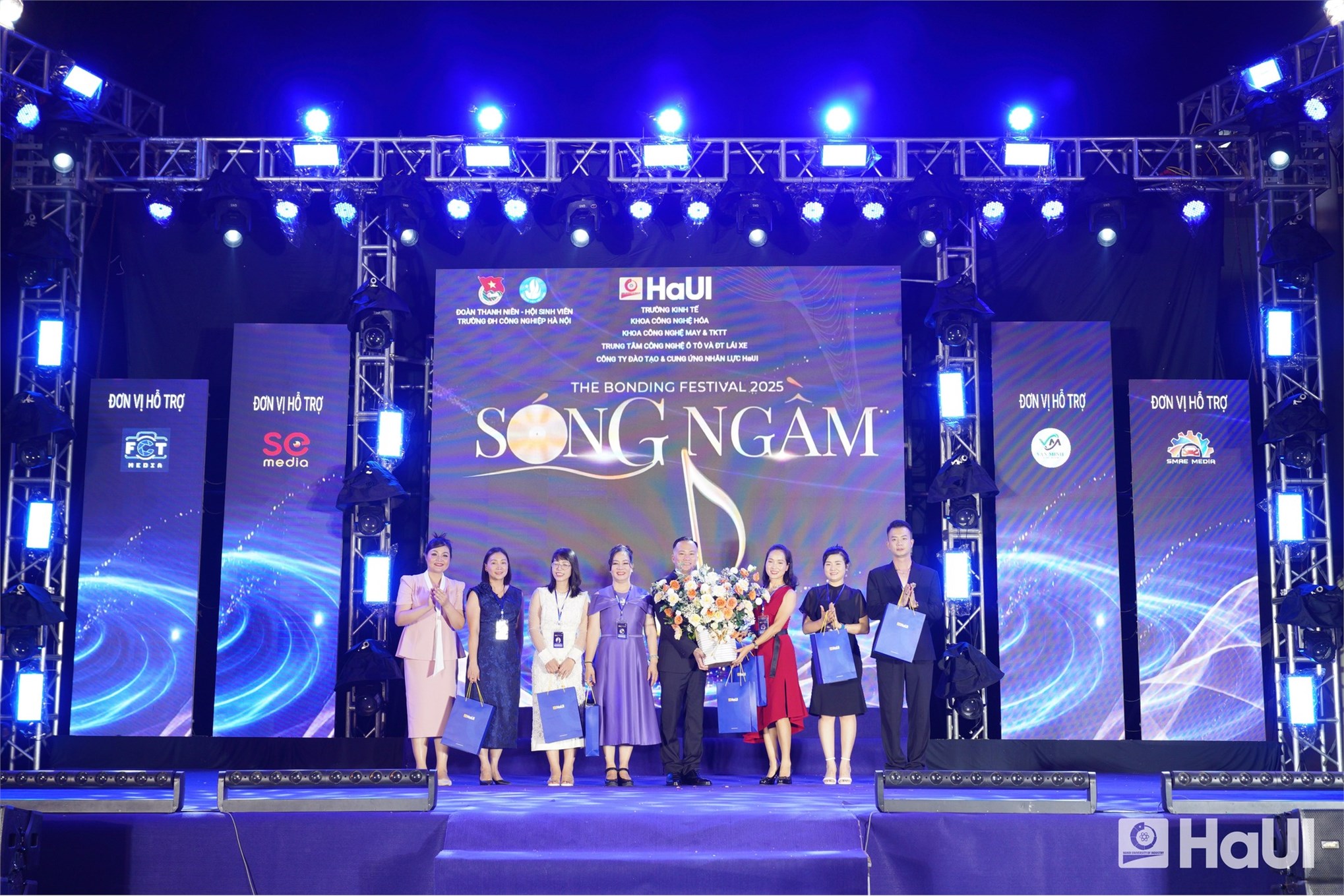 Đại nhạc hội HaUI `The Bonding Festival`: Đêm bùng nổ của tài năng và sự gắn kết