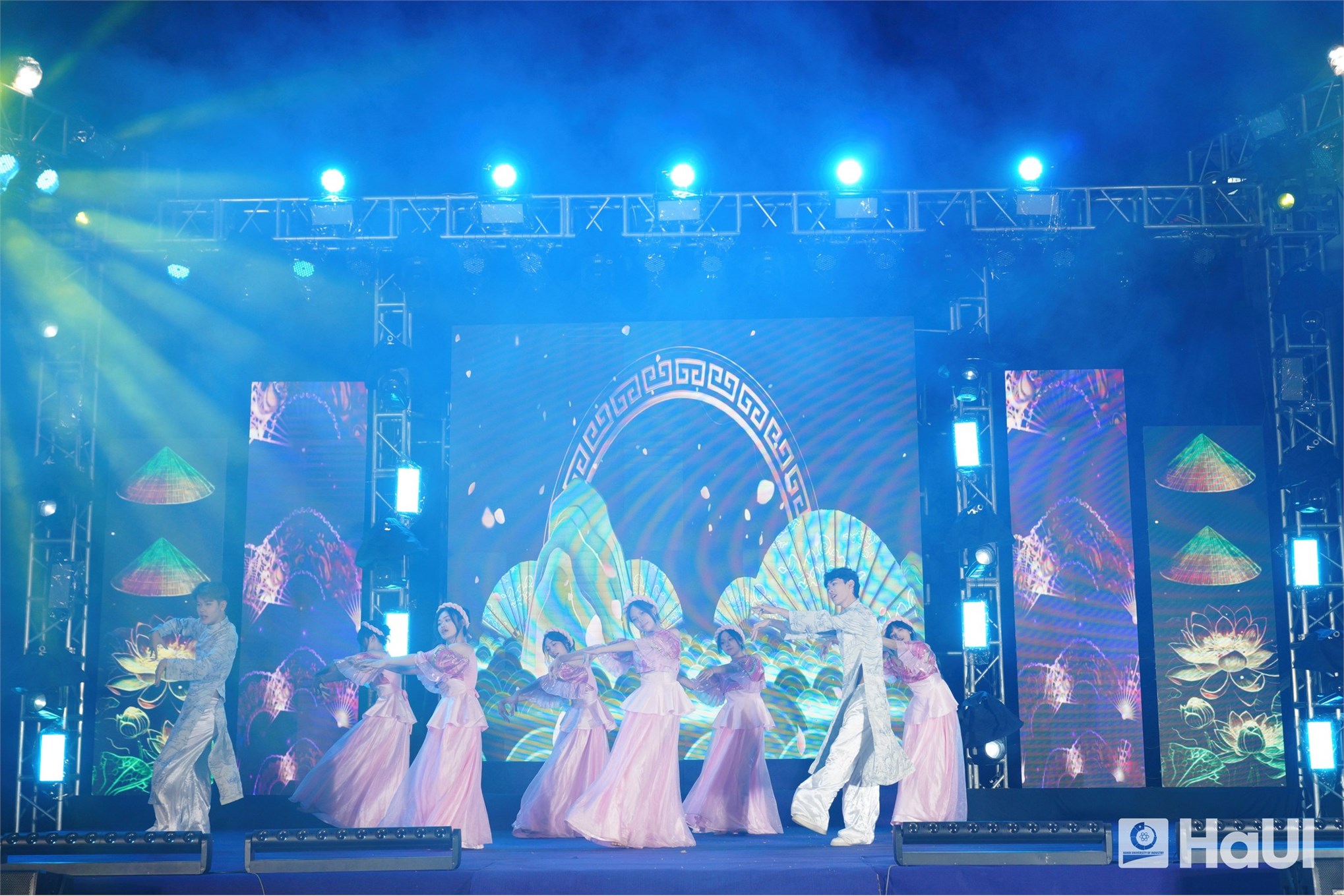 Đại nhạc hội HaUI `The Bonding Festival`: Đêm bùng nổ của tài năng và sự gắn kết
