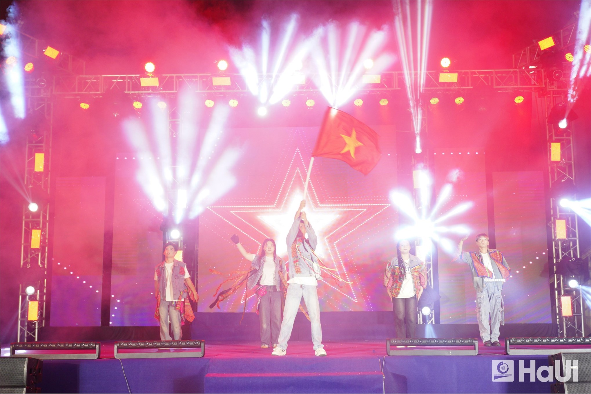 Đại nhạc hội HaUI `The Bonding Festival`: Đêm bùng nổ của tài năng và sự gắn kết