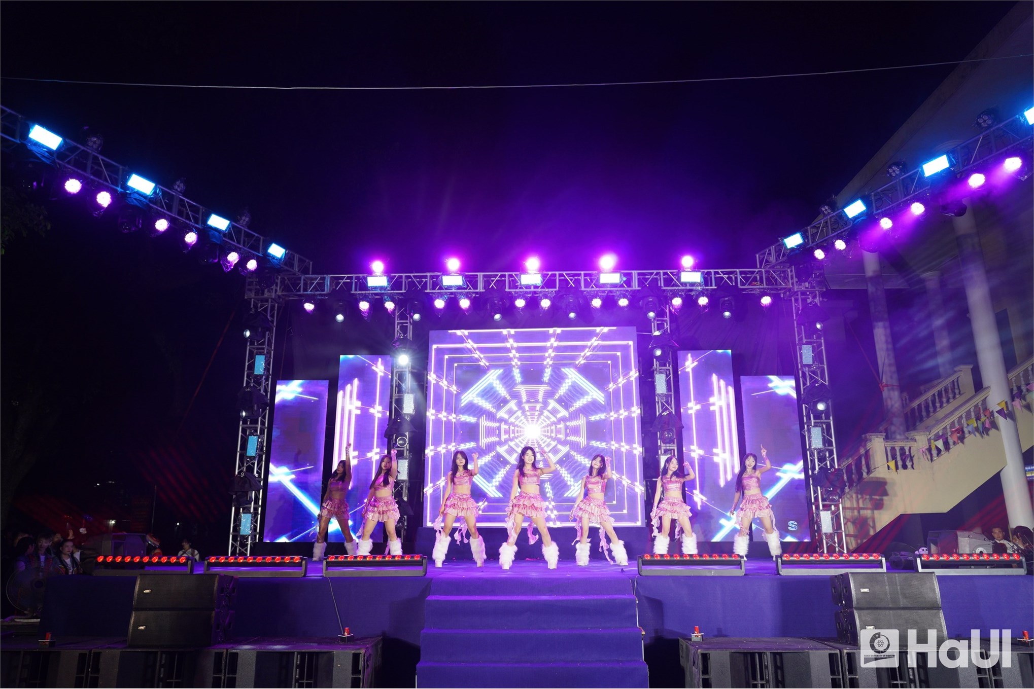 Đại nhạc hội HaUI `The Bonding Festival`: Đêm bùng nổ của tài năng và sự gắn kết
