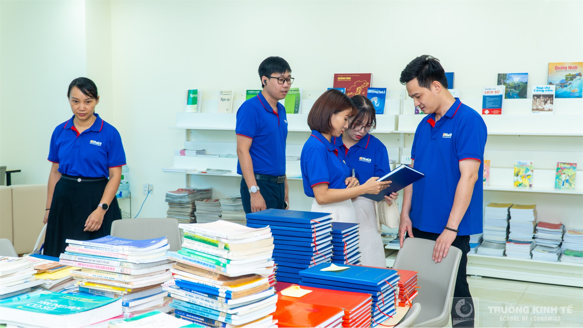 Tăng cường kết nối giữa các trường đại học: Trường Kinh tế tổ chức chương trình tham quan, khảo sát thực tế tại Đại học Hạ Long