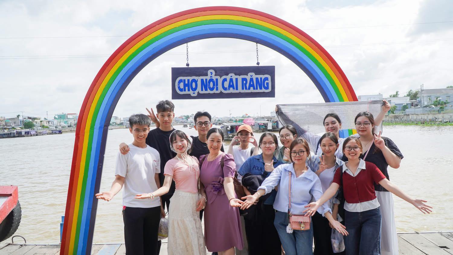 Sinh viên Trường Kinh tế - Trường Đại học Công nghiệp Hà Nội kết thúc tốt đẹp chương trình “UEH Mekong Summer Camp 2025” – Chương trình trao đổi sinh viên của UEH