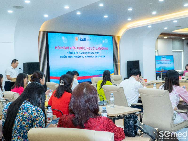 Hội nghị viên chức, người lao động Trường Kinh tế: Tổng kết năm học 2024-2025 và triển khai nhiệm vụ năm học 2025-2026