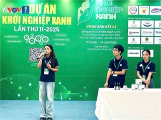 2 đại diện "Mộc dược" và "Dứa Pina" đến từ Trường Kinh tế, Đại học Công nghiệp Hà Nội tham dự bán kết cuộc thi “Dự án Khởi nghiệp Xanh” lần thứ 11 năm 2025