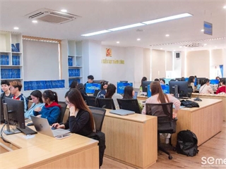 Trường Kinh tế tổ chức “Tập huấn phương pháp triển khai, cách thức trình bày báo cáo, bài báo khoa học cho sinh viên nghiên cứu khoa học”