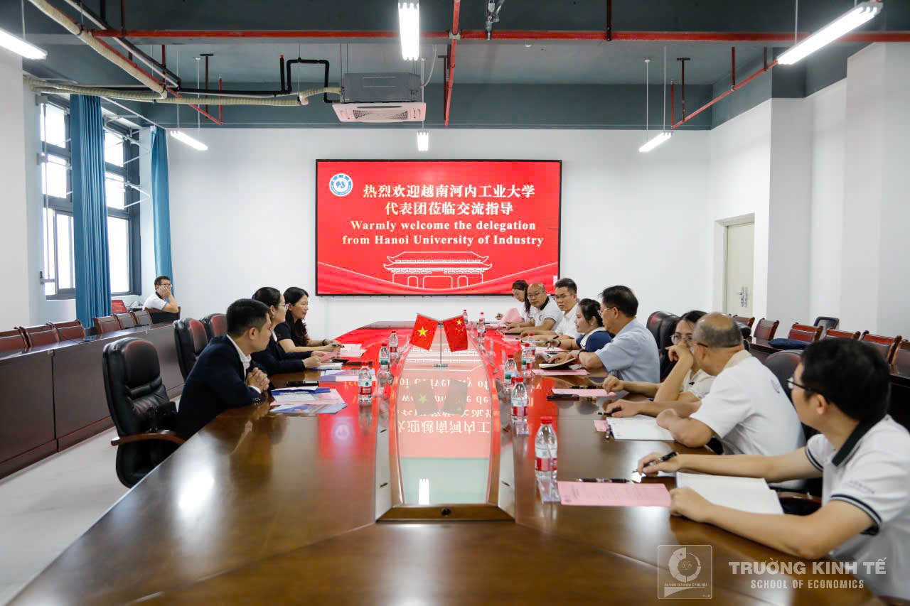 Tăng cường Hợp tác Giáo dục ASEAN – TRUNG QUỐC: Đoàn đại biểu Trường Kinh tế, Trường Đại học Công nghiệp Hà Nội đến thăm và làm việc tại Đại học Nam Ninh