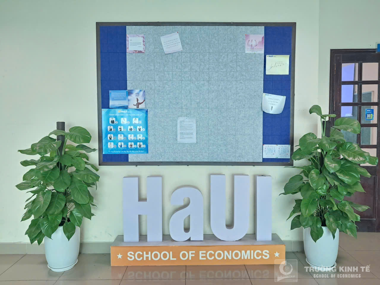 SE triển khai “QR code phản ánh thông tin lớp học phần & QR code danh sách thầy/cô tư vấn tâm lý” – Chung tay xây dựng Giảng đường hạnh phúc