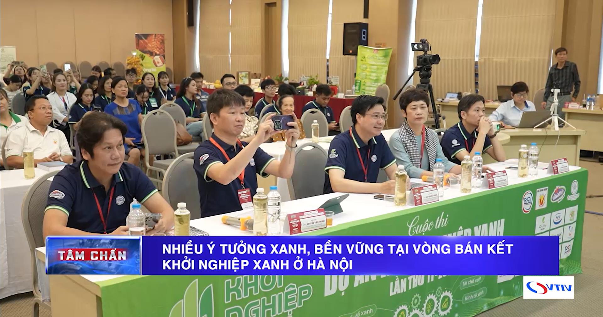 2 đại diện `Mộc dược` và `Dứa Pina` đến từ Trường Kinh tế, Đại học Công nghiệp Hà Nội tham dự bán kết cuộc thi “Dự án Khởi nghiệp Xanh” lần thứ 11 năm 2025
