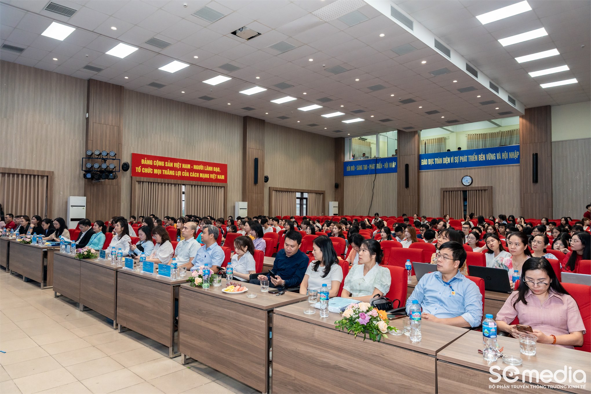 Chung kết HaUI LogiMaster 2025 – Bùng nổ sáng tạo với chủ đề “AI Shaping The Future of Logistics”