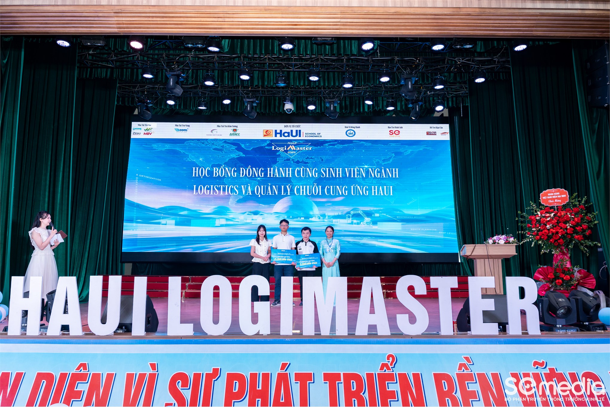 Chung kết HaUI LogiMaster 2025 – Bùng nổ sáng tạo với chủ đề “AI Shaping The Future of Logistics”