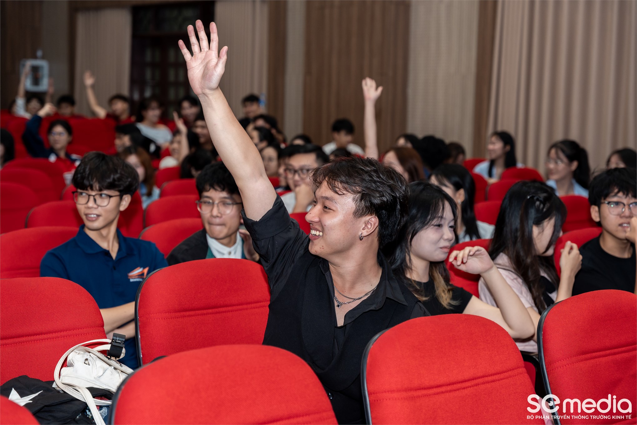Chung kết HaUI LogiMaster 2025 – Bùng nổ sáng tạo với chủ đề “AI Shaping The Future of Logistics”