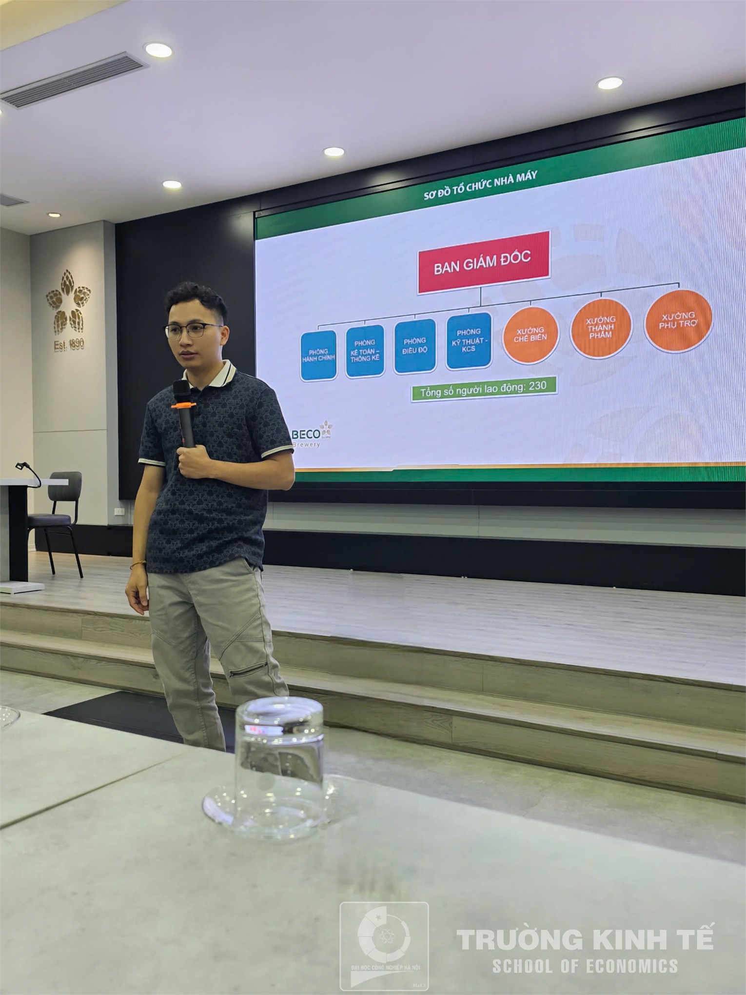 Tham quan thực tế doanh nghiệp Trường Kinh tế: Sinh viên Ngành Kế toán, Khoa Kế toán – Kiểm toán tham gia chương trình trải nghiệm thực tế và tư vấn hướng nghiệp tại Nhà máy bia Hà Nội Mê Linh