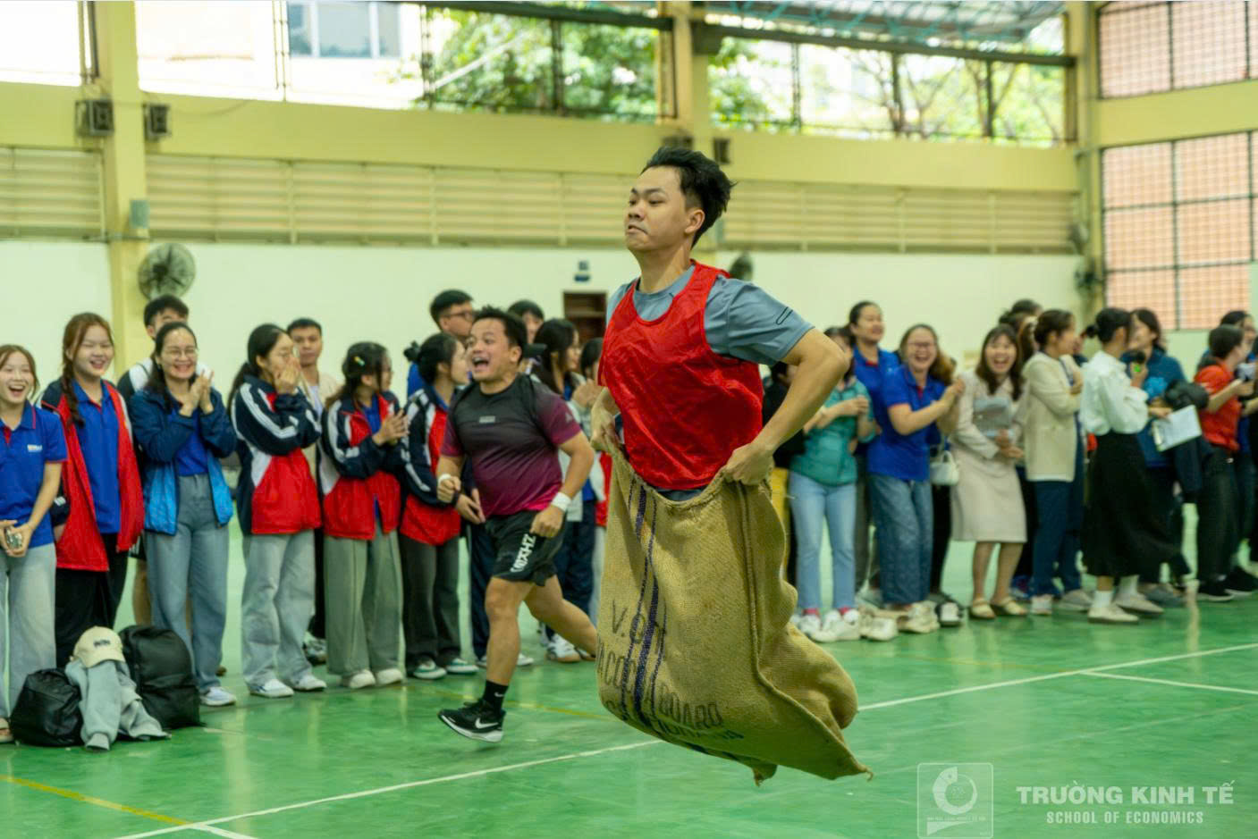 Hội thao “Giảng viên và Sinh viên Trường Kinh tế 2025” – lan tỏa tinh thần thể thao, gắn kết và sẻ chia
