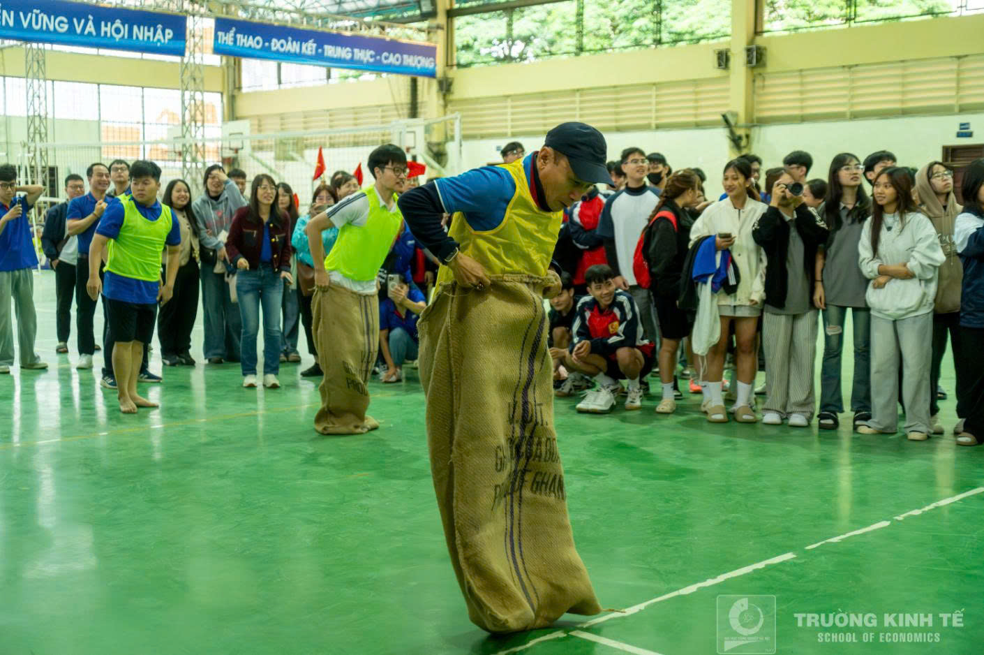 Hội thao “Giảng viên và Sinh viên Trường Kinh tế 2025” – lan tỏa tinh thần thể thao, gắn kết và sẻ chia