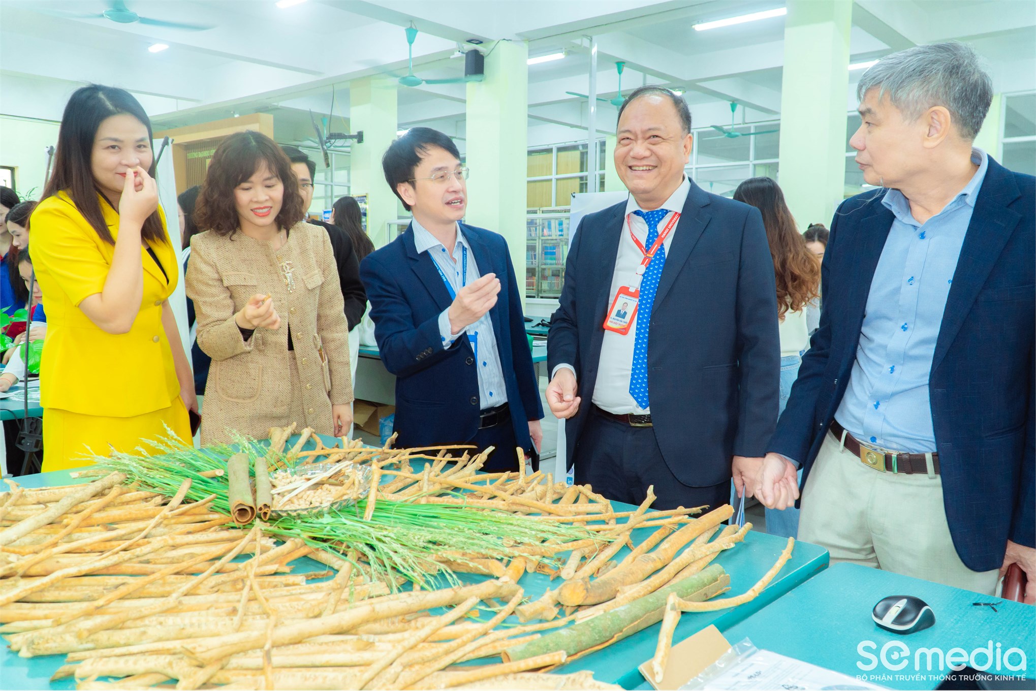 Trường Kinh tế tham gia “Ngày hội Đổi mới Sáng tạo – HaUI Innovation Day 2025”