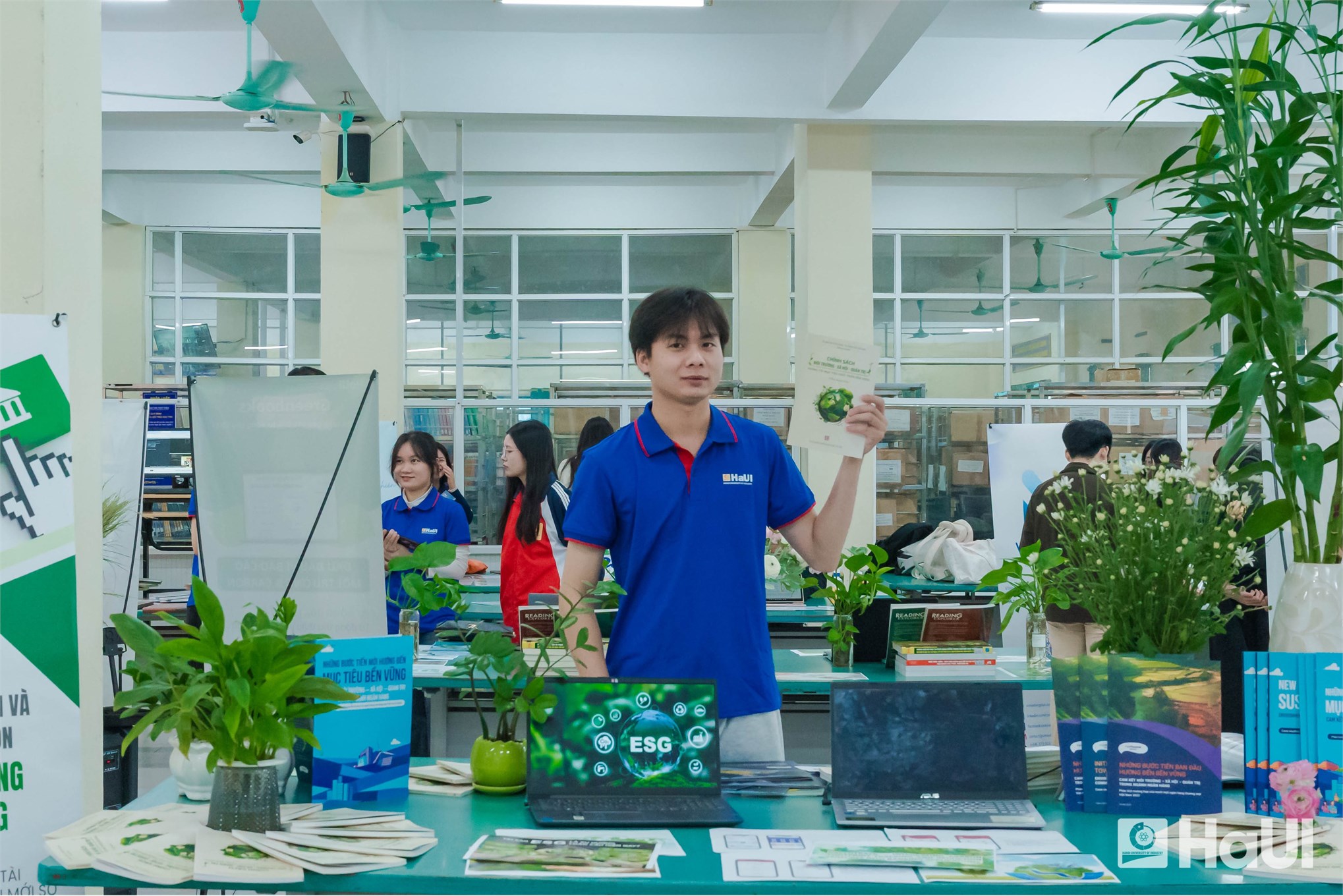 Trường Kinh tế tham gia “Ngày hội Đổi mới Sáng tạo – HaUI Innovation Day 2025”