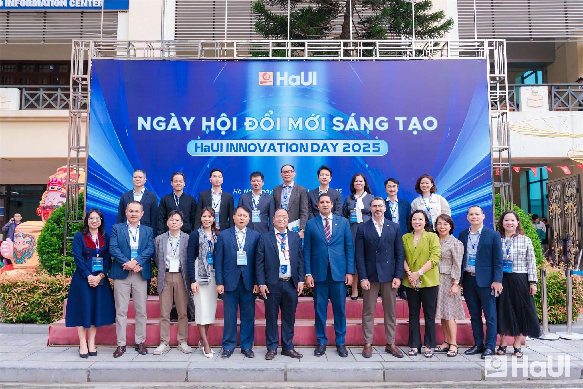 Trường Kinh tế tham gia “Ngày hội Đổi mới Sáng tạo – HaUI Innovation Day 2025”