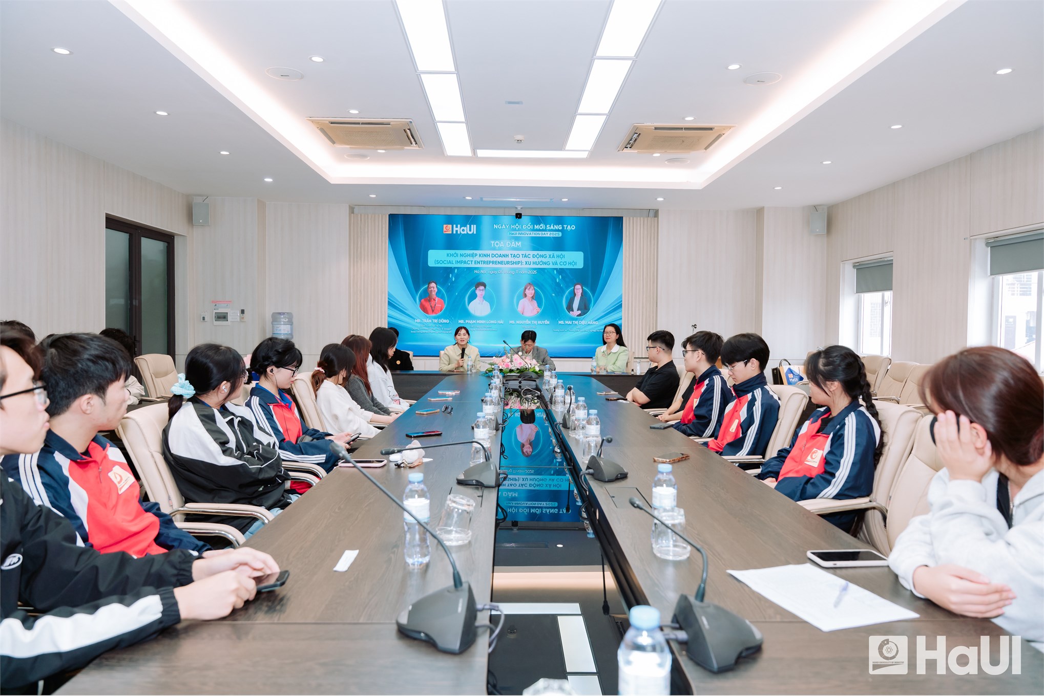 Trường Kinh tế tham gia “Ngày hội Đổi mới Sáng tạo – HaUI Innovation Day 2025”