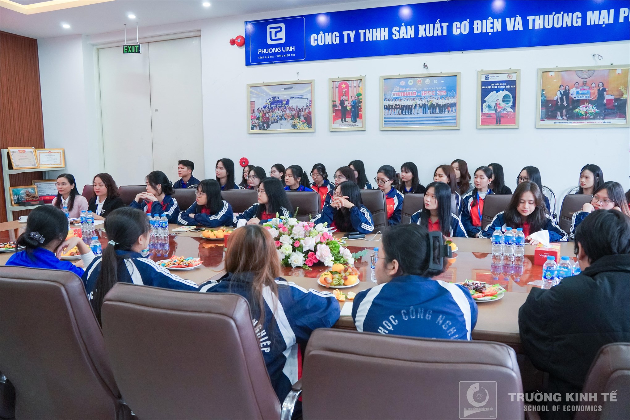 Sinh viên Khoa Quản trị trải nghiệm thực tế tại Tập đoàn cơ điện Phương Linh – gặp gỡ “Vua quạt Việt Nam” GS.TS Trần Văn Lê